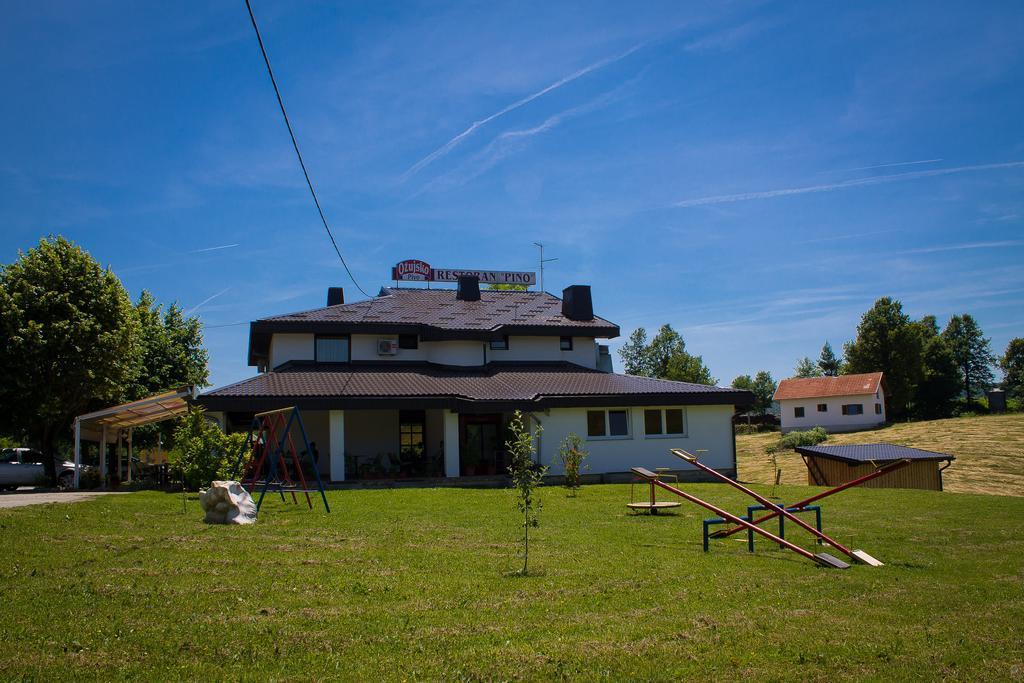 Restaurant Rooms Pino Слуни Экстерьер фото